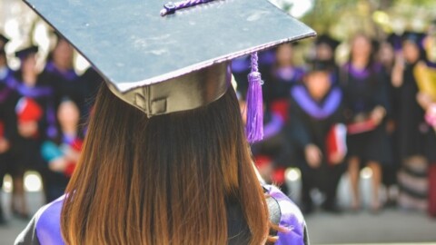 Divario di genere: le ragazze studiano di più e si laureano prima, ma sul lungo periodo guadagnano meno e lavorano con meno soddisfazione